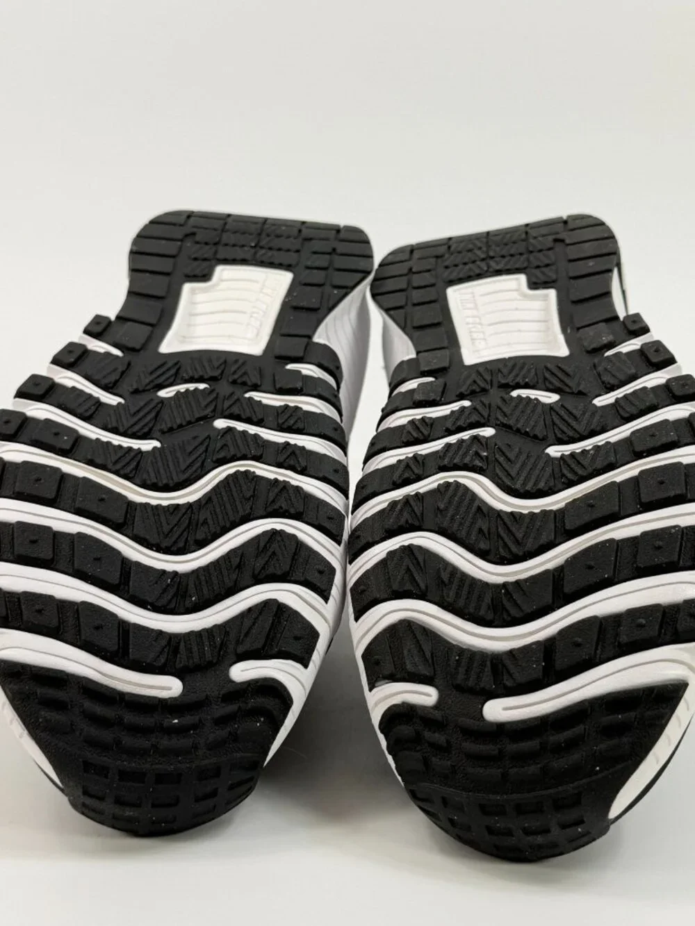 Nike Women's Free Metcon 6 'Black White' FJ7126-001 Gym size 9.5